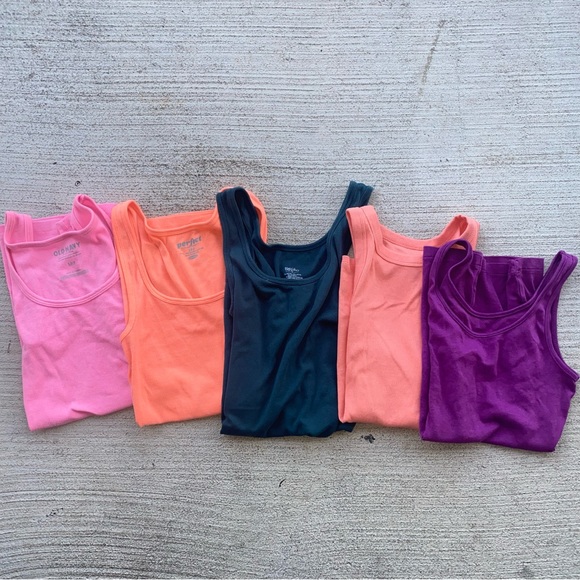 Women’s Tank Tops Size Small - Picture 3 of 3